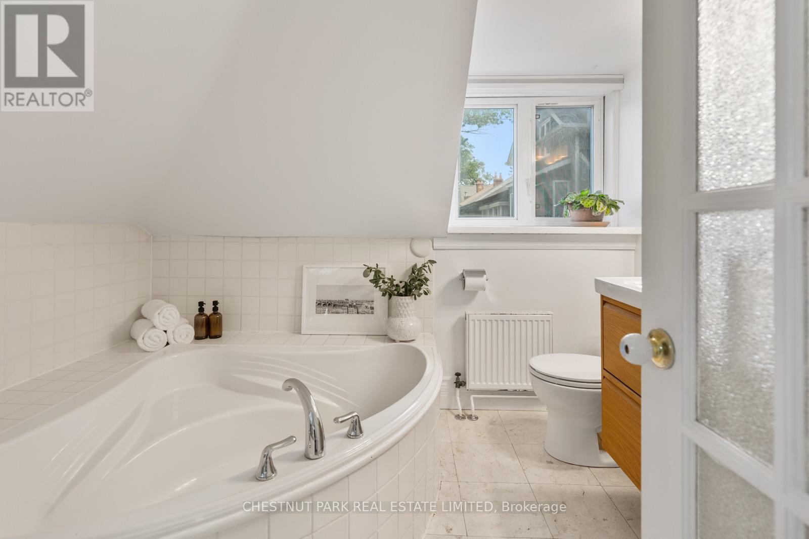 139 Hammersmith Avenue, Toronto, Ontario  M4E 2W5 - Photo 26 - E13779998