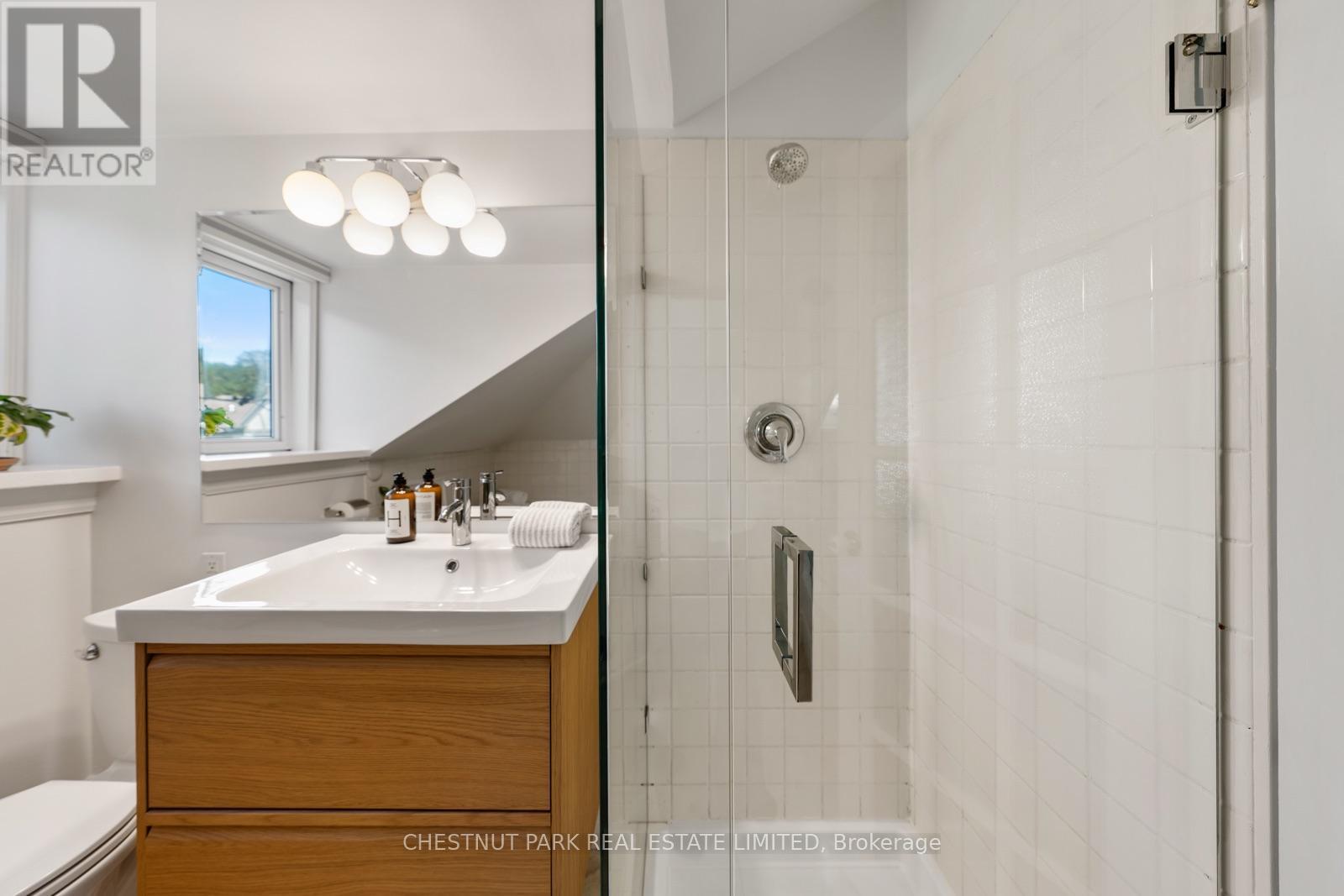 139 Hammersmith Avenue, Toronto, Ontario  M4E 2W5 - Photo 27 - E13779998