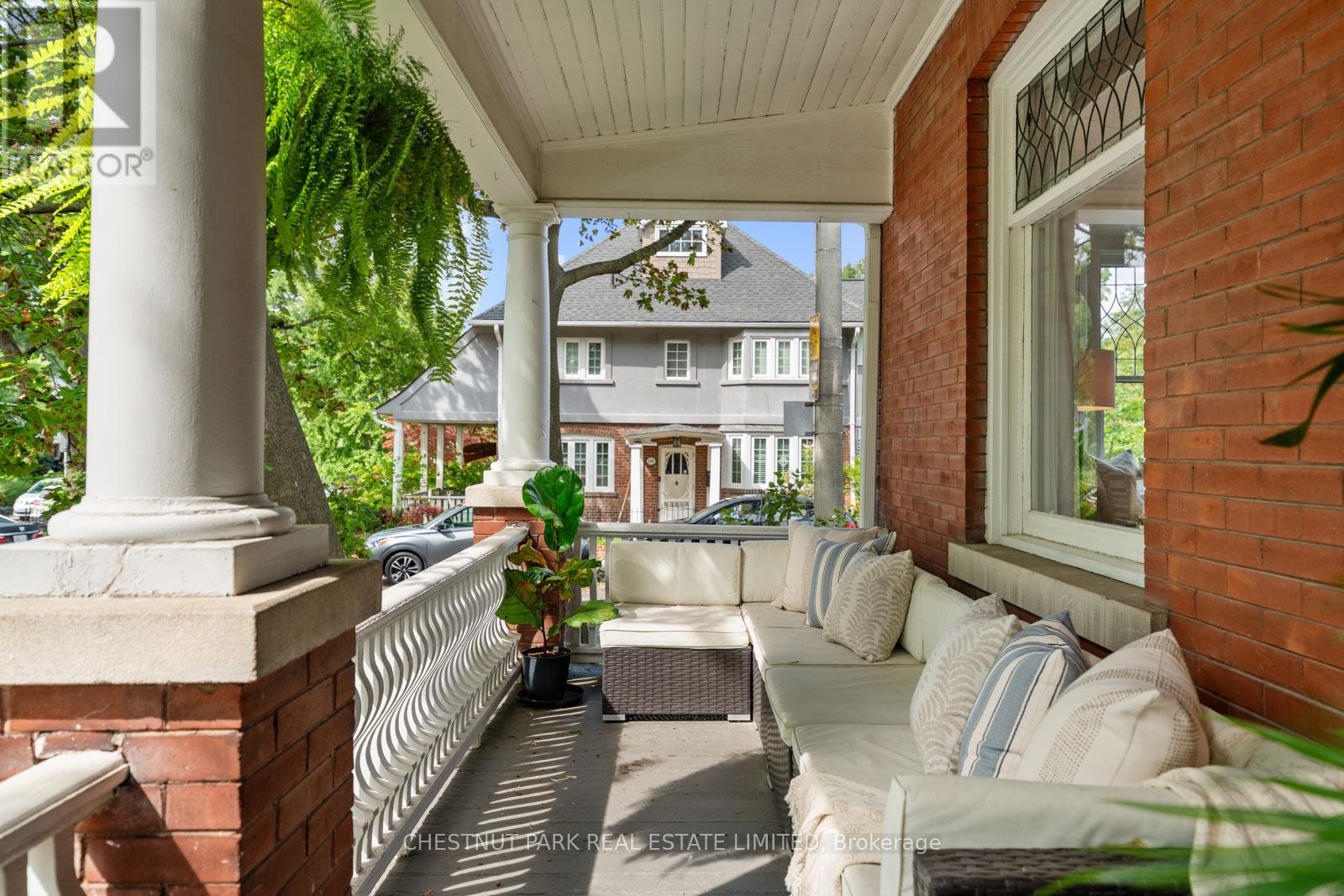 139 Hammersmith Avenue, Toronto, Ontario  M4E 2W5 - Photo 3 - E13779998