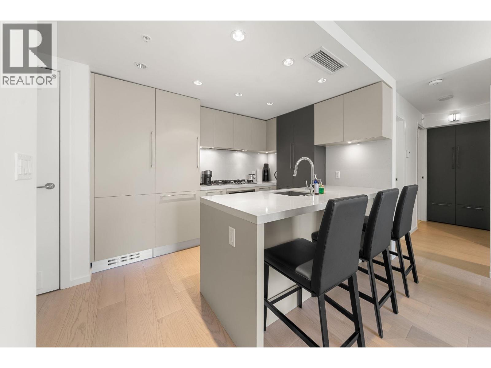 2501 1351 Continental Street, Vancouver, British Columbia  V6Z 0C6 - Photo 3 - R3164819
