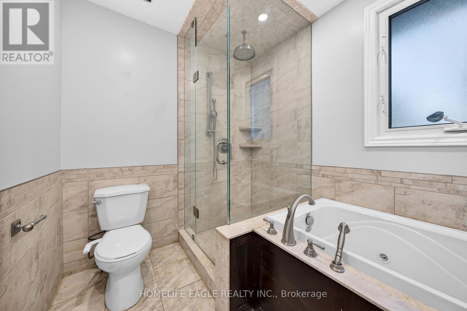2 Aurora Heights Drive, Aurora, Ontario  L4G 2W4 - Photo 14 - N13780034