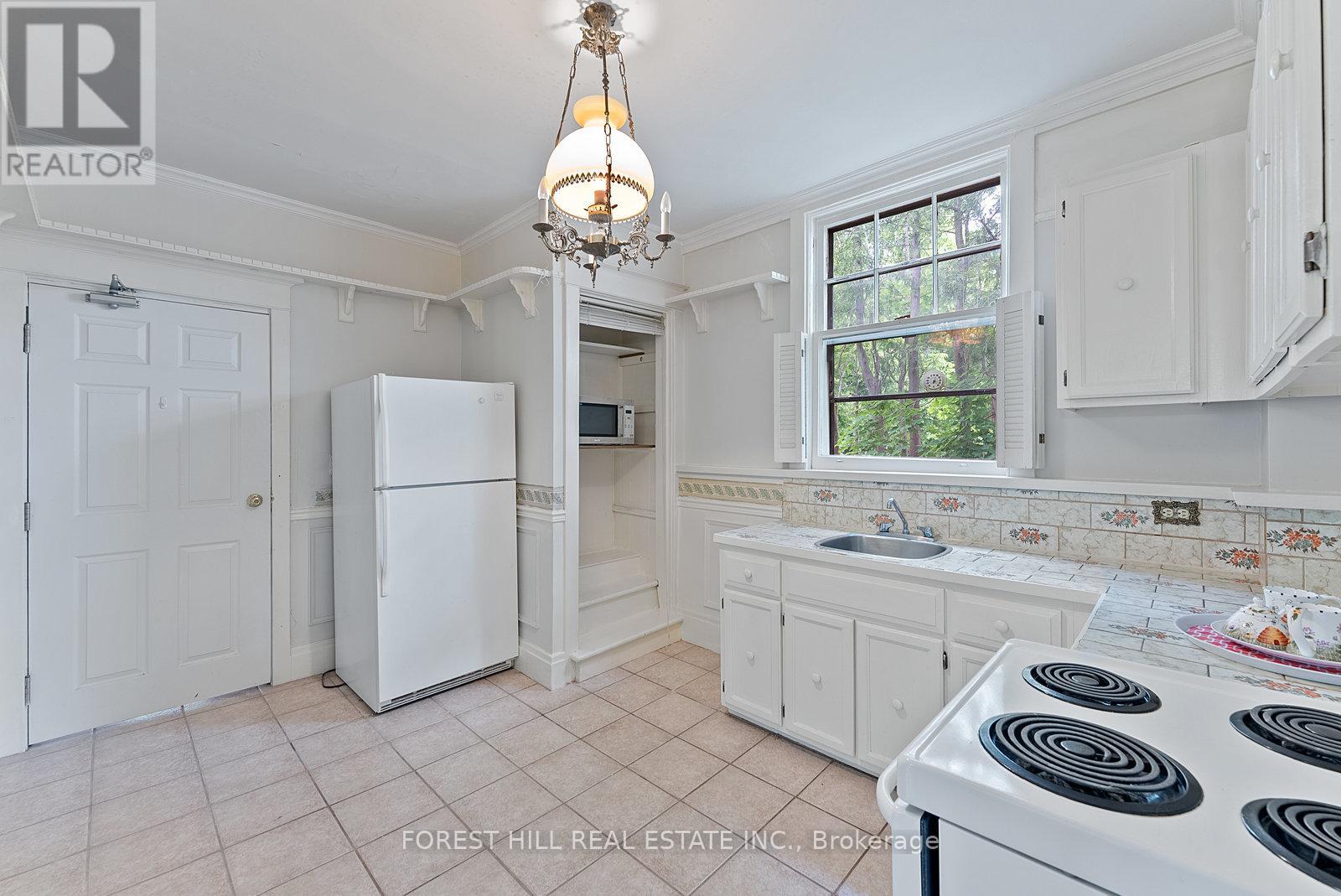 Main - 36 Arnold Crescent, Richmond Hill, Ontario  L4C 3R5 - Photo 10 - N13780124