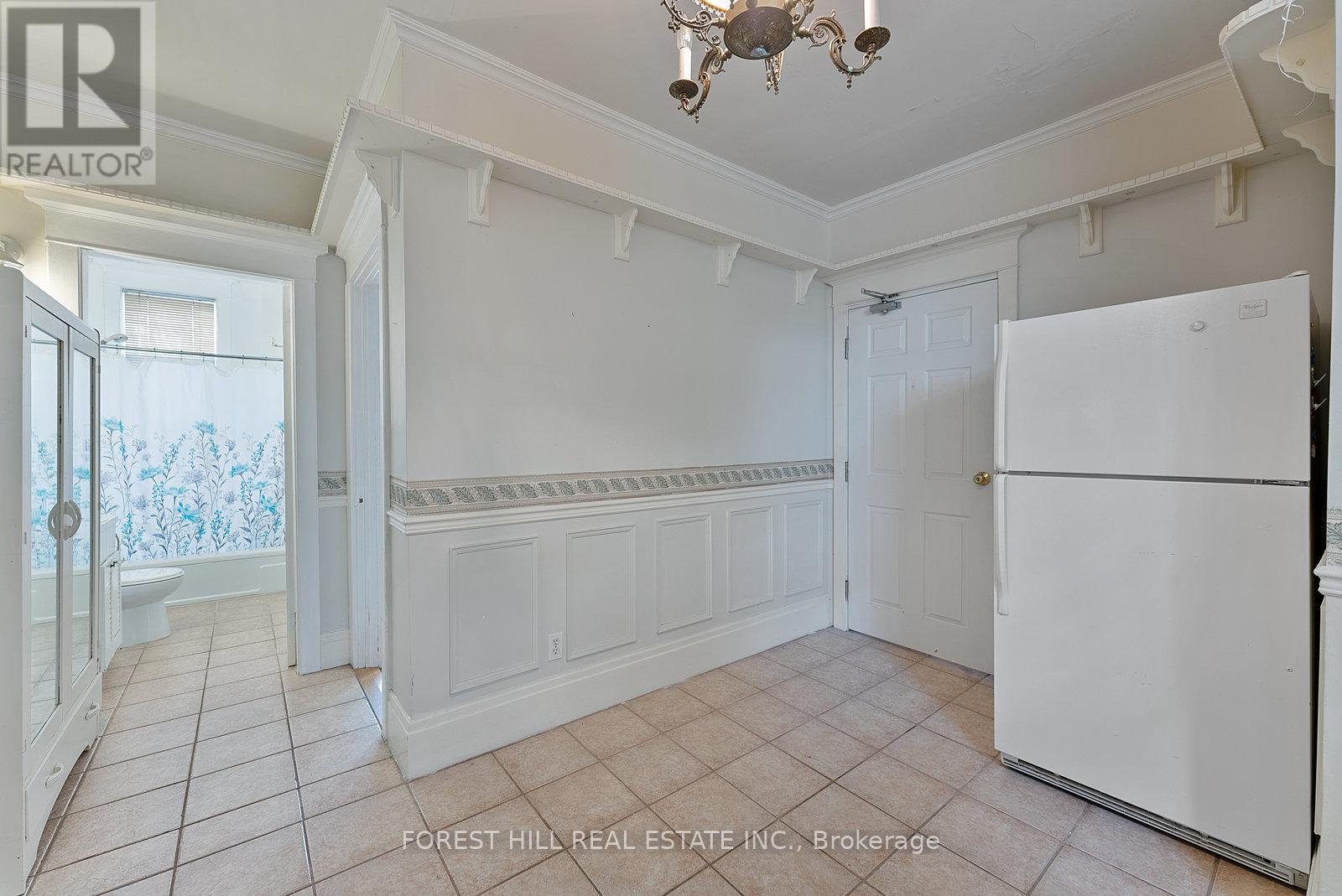 Main - 36 Arnold Crescent, Richmond Hill, Ontario  L4C 3R5 - Photo 12 - N13780124