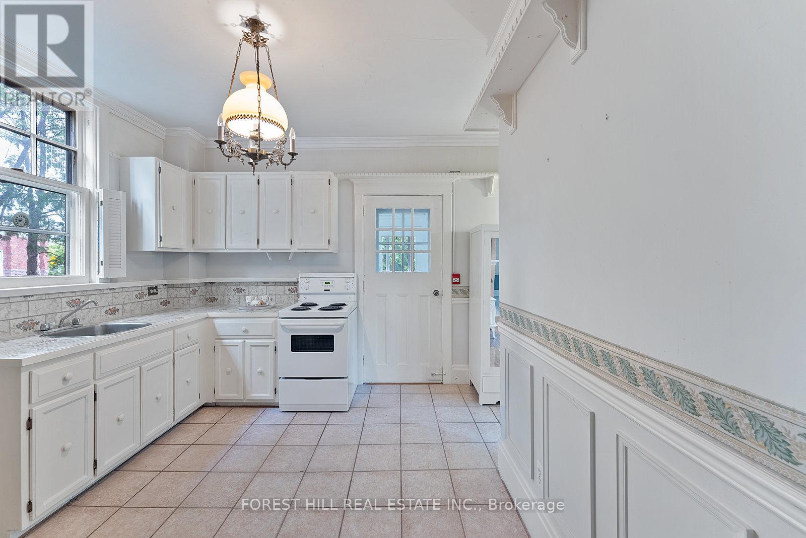 Main - 36 Arnold Crescent, Richmond Hill, Ontario  L4C 3R5 - Photo 6 - N13780124