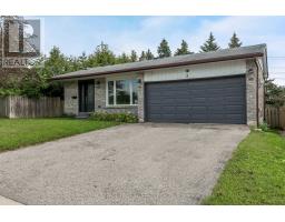 3 OREN BOULEVARD, Barrie, Ontario
