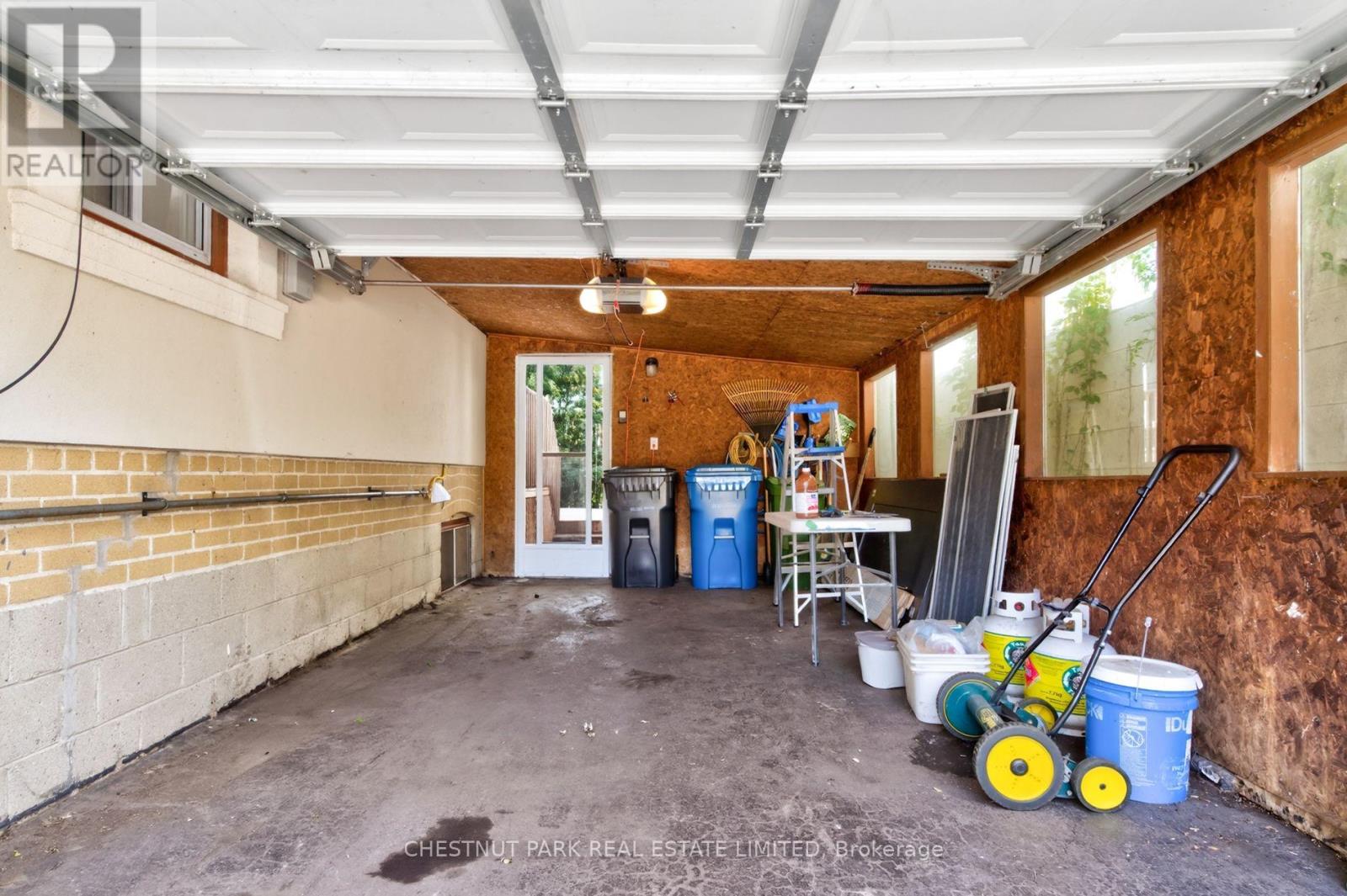 64 Pasadena Gardens, Toronto, Ontario  M6S 4R5 - Photo 38 - W13780086