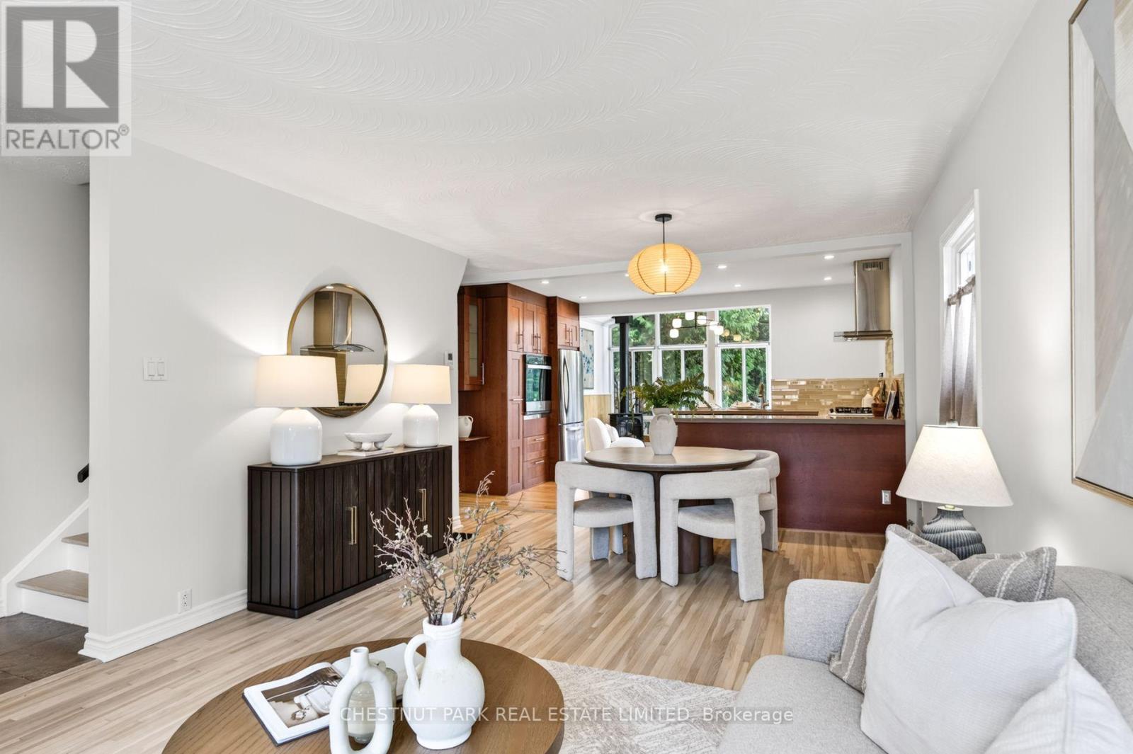 64 Pasadena Gardens, Toronto, Ontario  M6S 4R5 - Photo 6 - W13780086