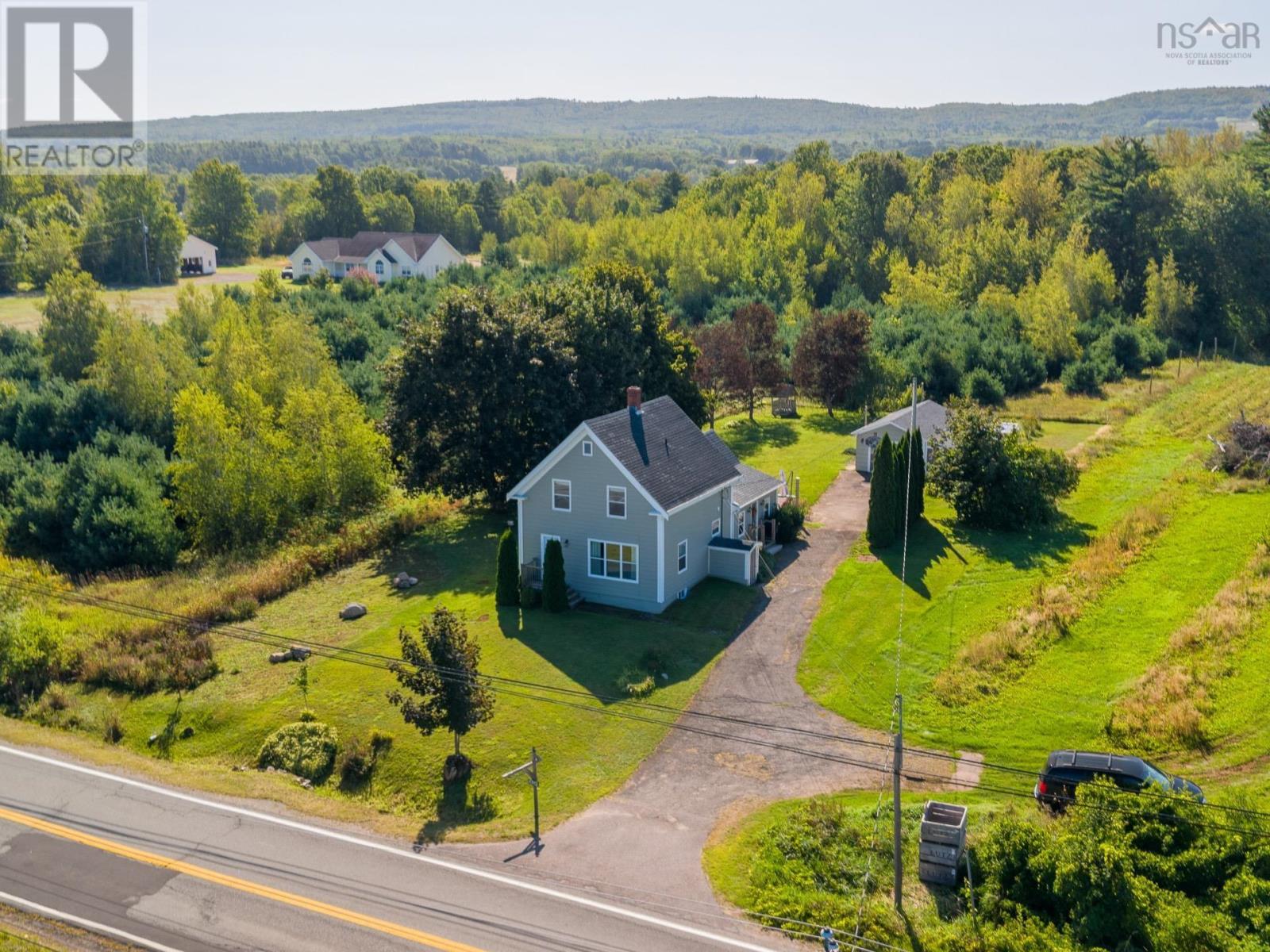 4742 Highway 1, South Berwick, Nova Scotia  B0P 1E0 - Photo 1 - 202623207