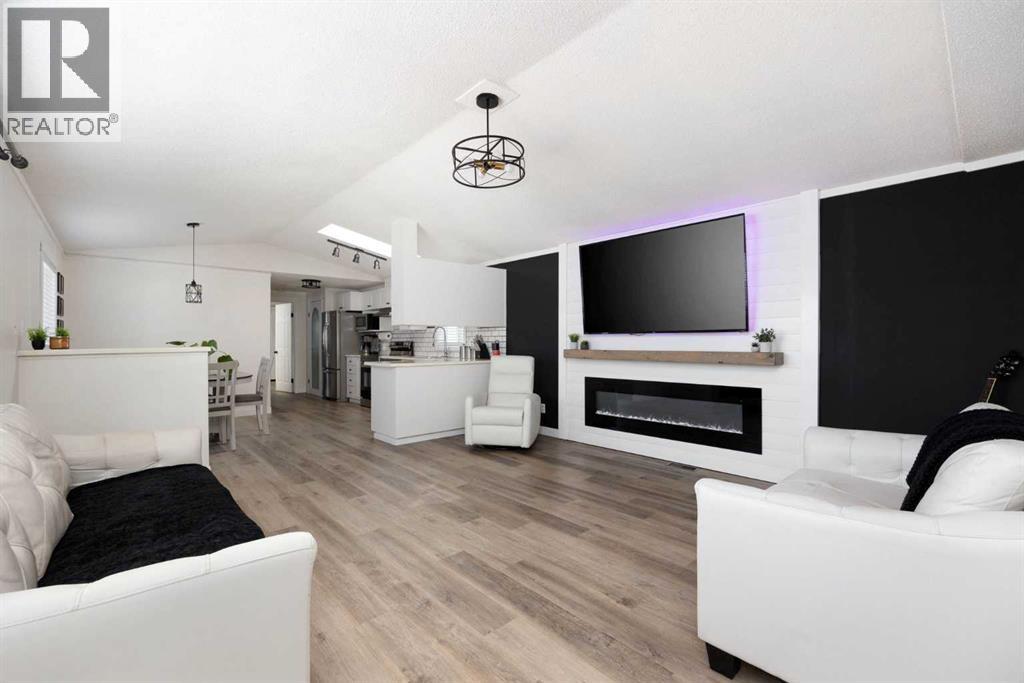 204 Mitchell Drive, Fort Mcmurray, Alberta  T9K 2N1 - Photo 2 - A2344510