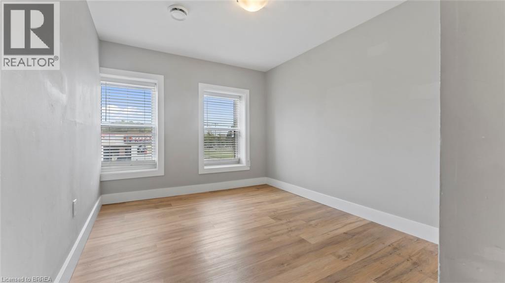 302 Colborne Street Unit# 2, Brantford, Ontario  N3S 3M9 - Photo 11 - 40862926