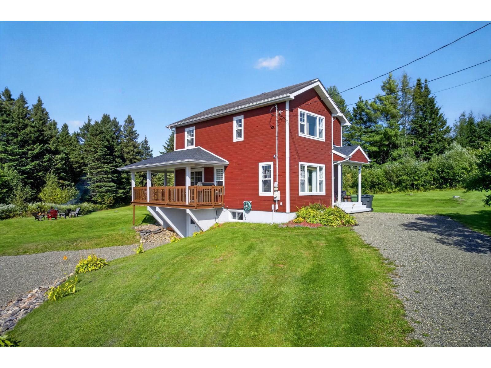 70 Rue Principale O. Notre-Dame-des-Bois Quebec Canada J0B2E0 2