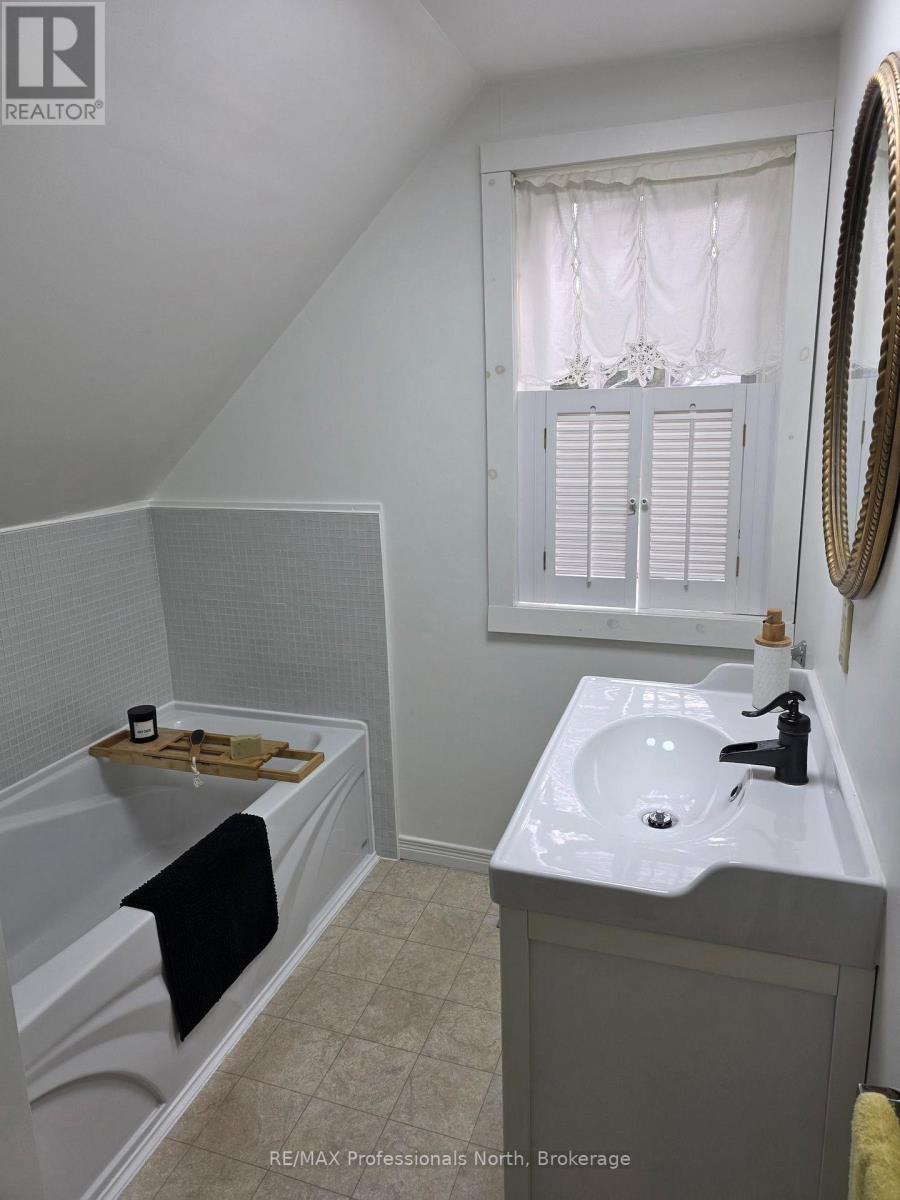 2148 Stisted Road S, Mcmurrich/monteith, Ontario  P0A 1Y0 - Photo 23 - X13768756