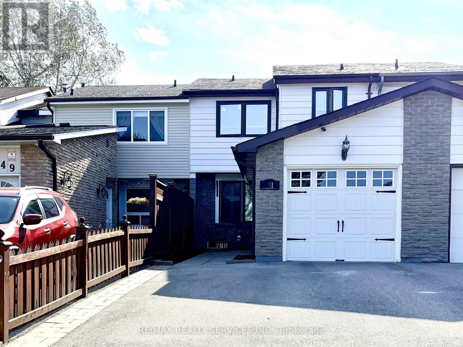 151 Greene Drive, Brampton, Ontario  L6V 2P2 - Photo 2 - W13780046