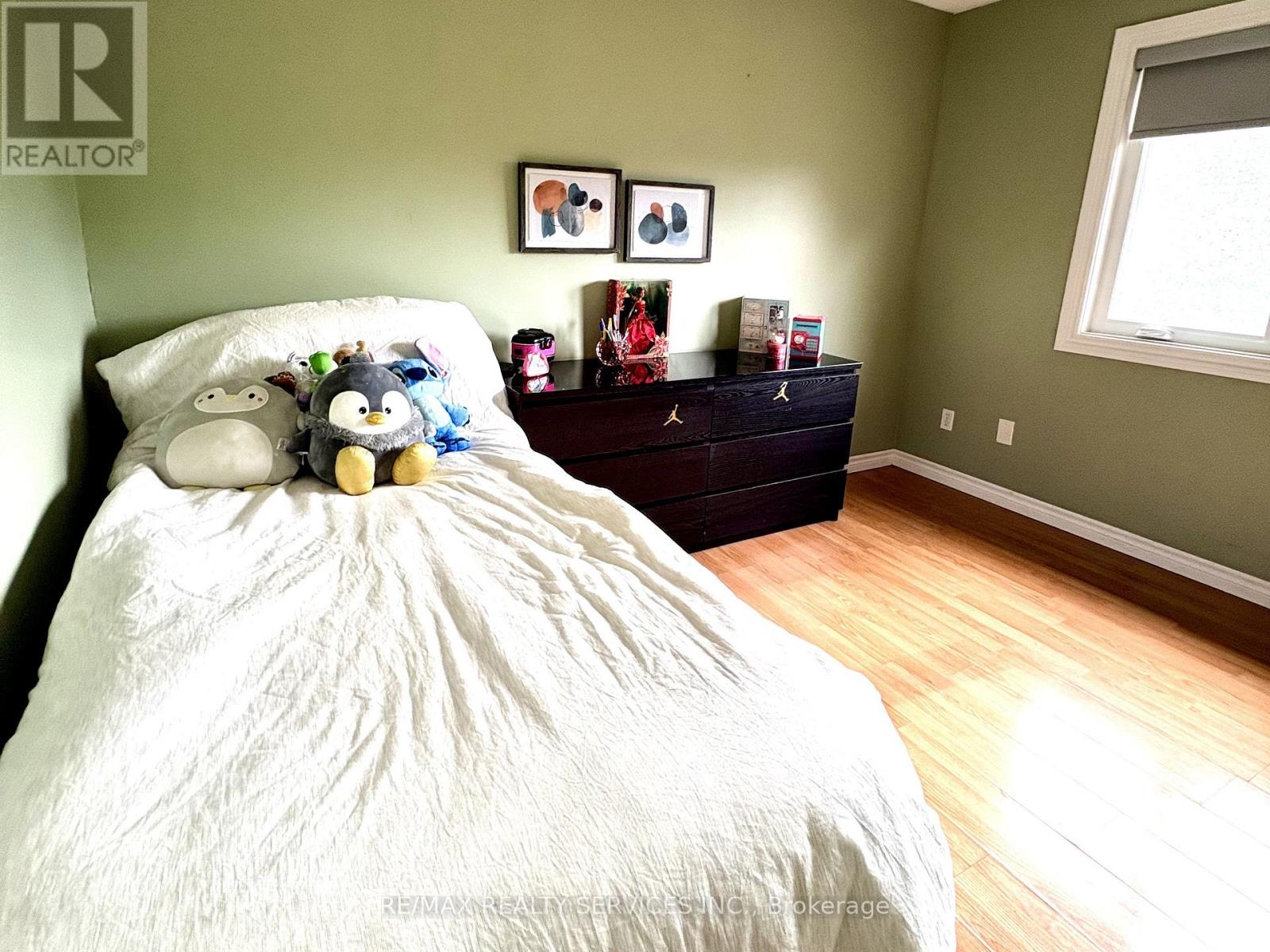 151 Greene Drive, Brampton, Ontario  L6V 2P2 - Photo 11 - W13780046