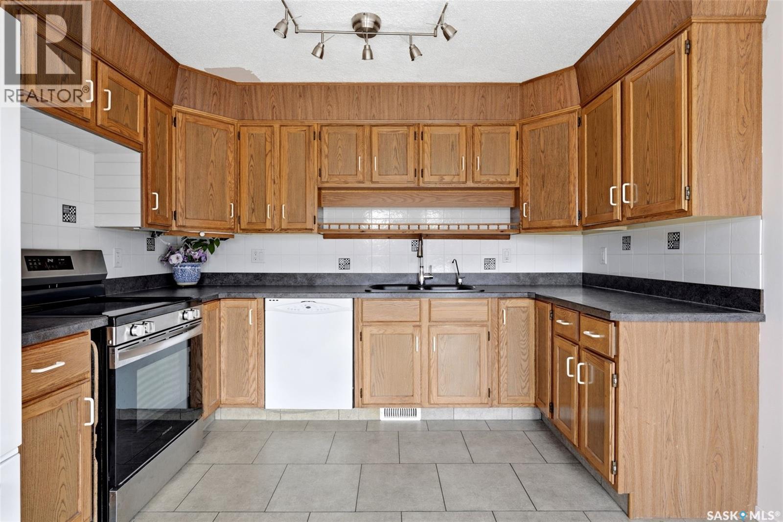 2807 Howell Drive E, Regina, Saskatchewan  S4N 6G1 - Photo 11 - SK048247