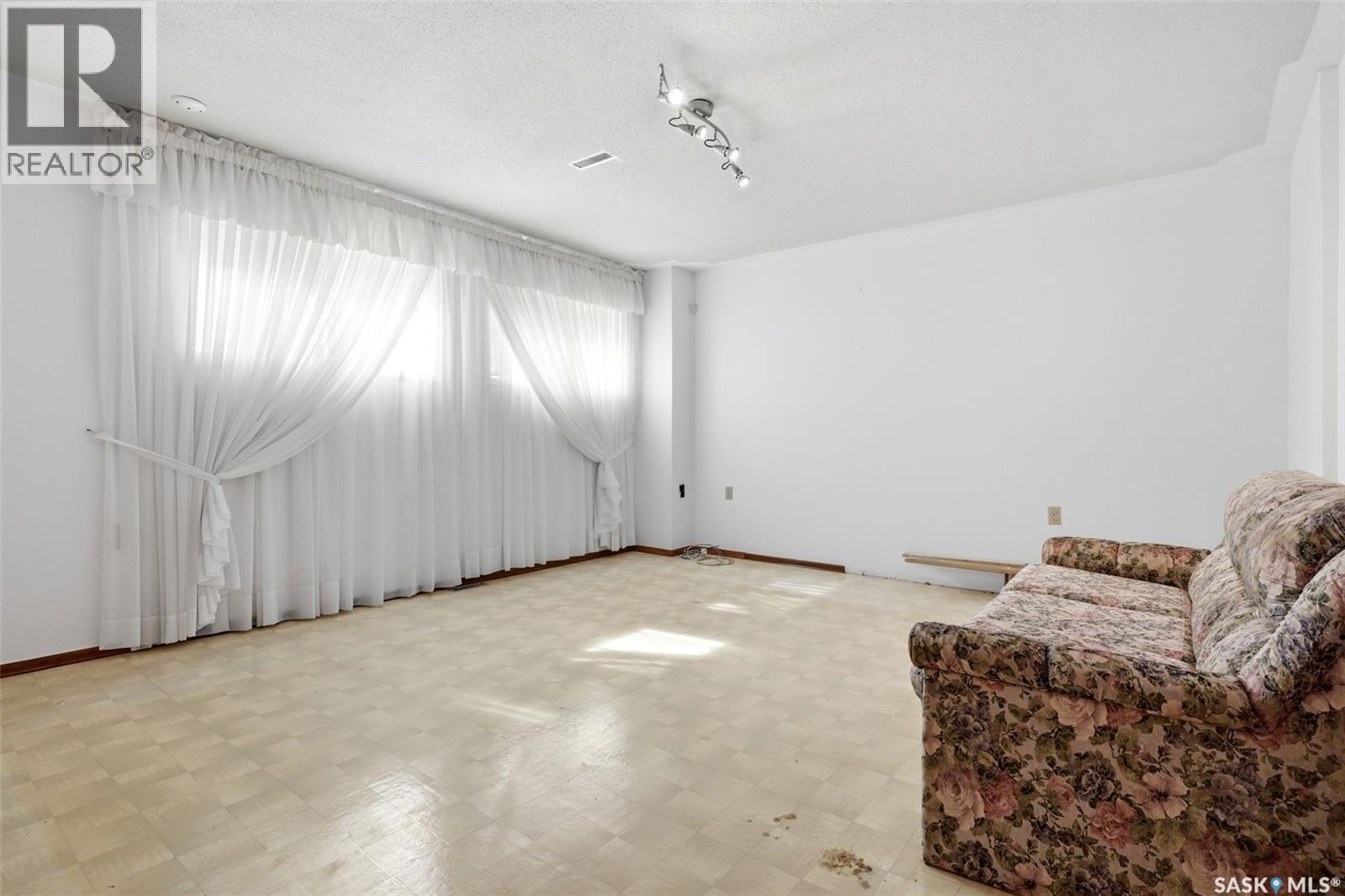 2807 Howell Drive E, Regina, Saskatchewan  S4N 6G1 - Photo 23 - SK048247