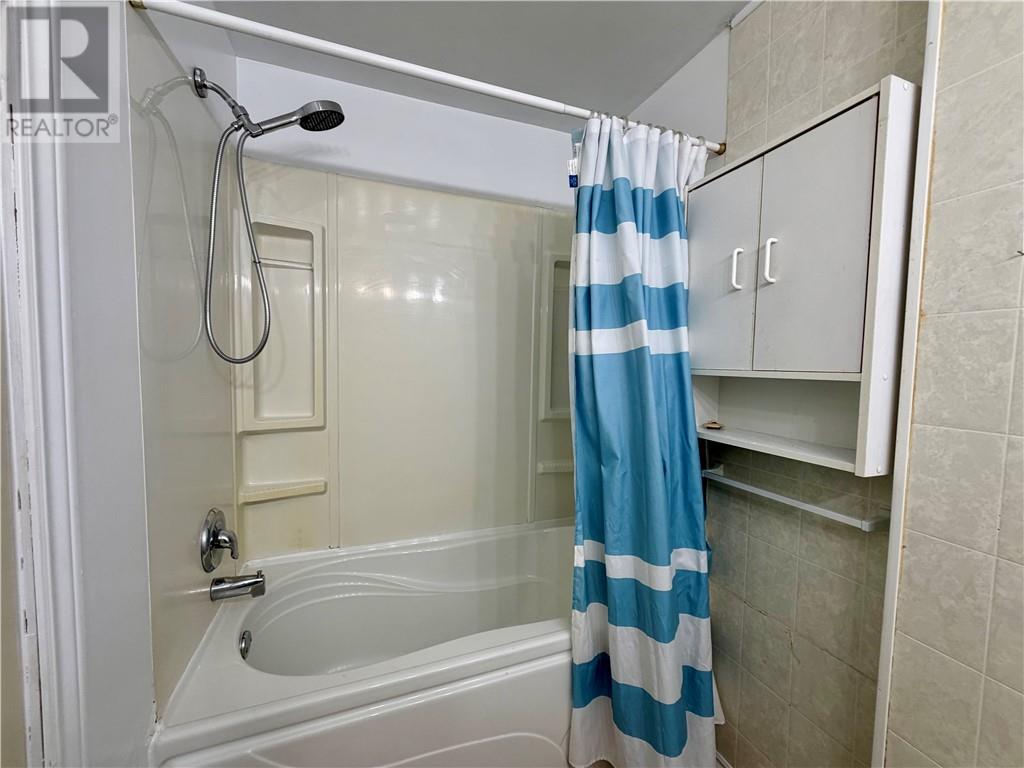 8 Lincoln Street, Capreol, Ontario  P0M 1H0 - Photo 10 - 2130307