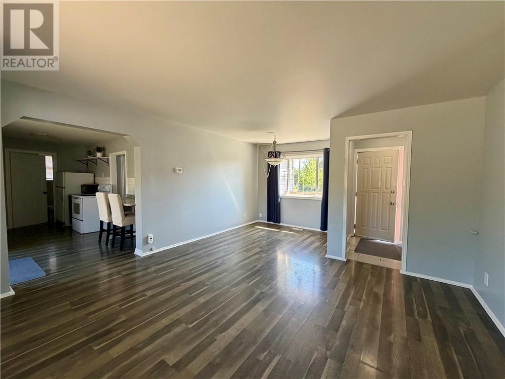 8 Lincoln Street, Capreol, Ontario  P0M 1H0 - Photo 6 - 2130307