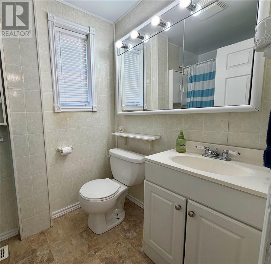 8 Lincoln Street, Capreol, Ontario  P0M 1H0 - Photo 9 - 2130307