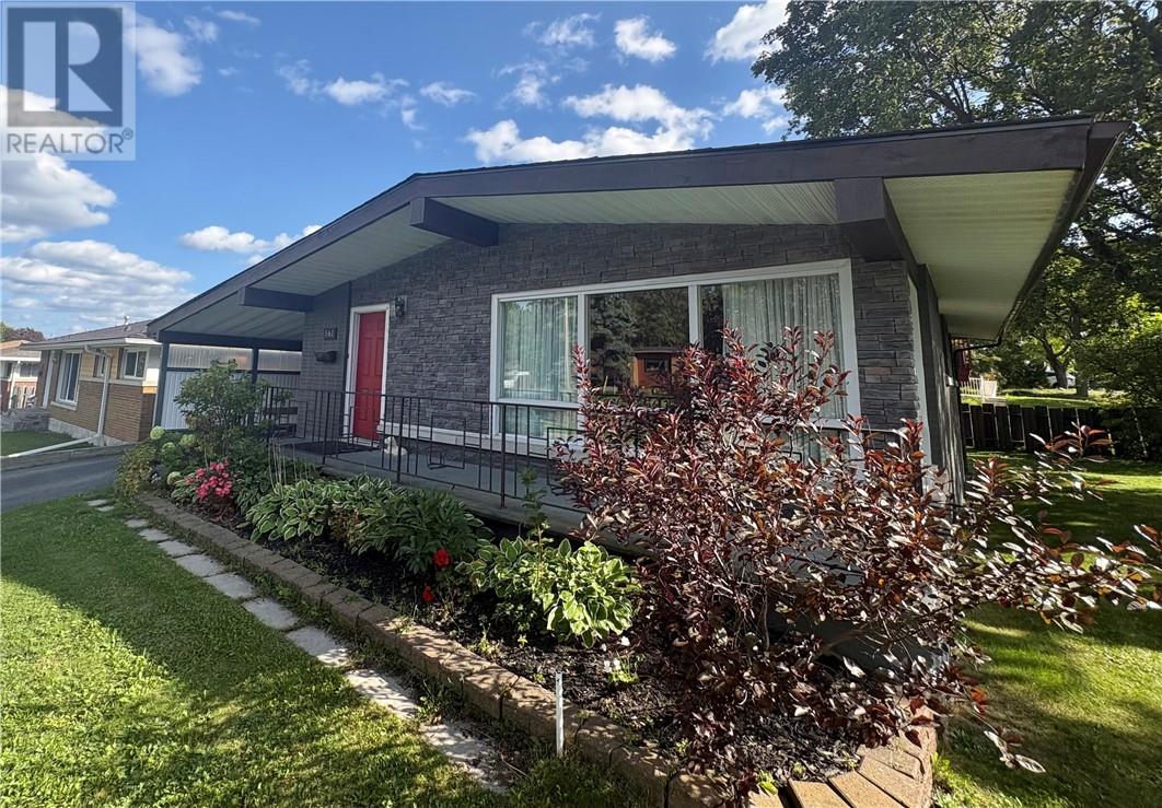 561 Willard Avenue, Sudbury, Ontario  P3C 1G3 - Photo 2 - 2130254