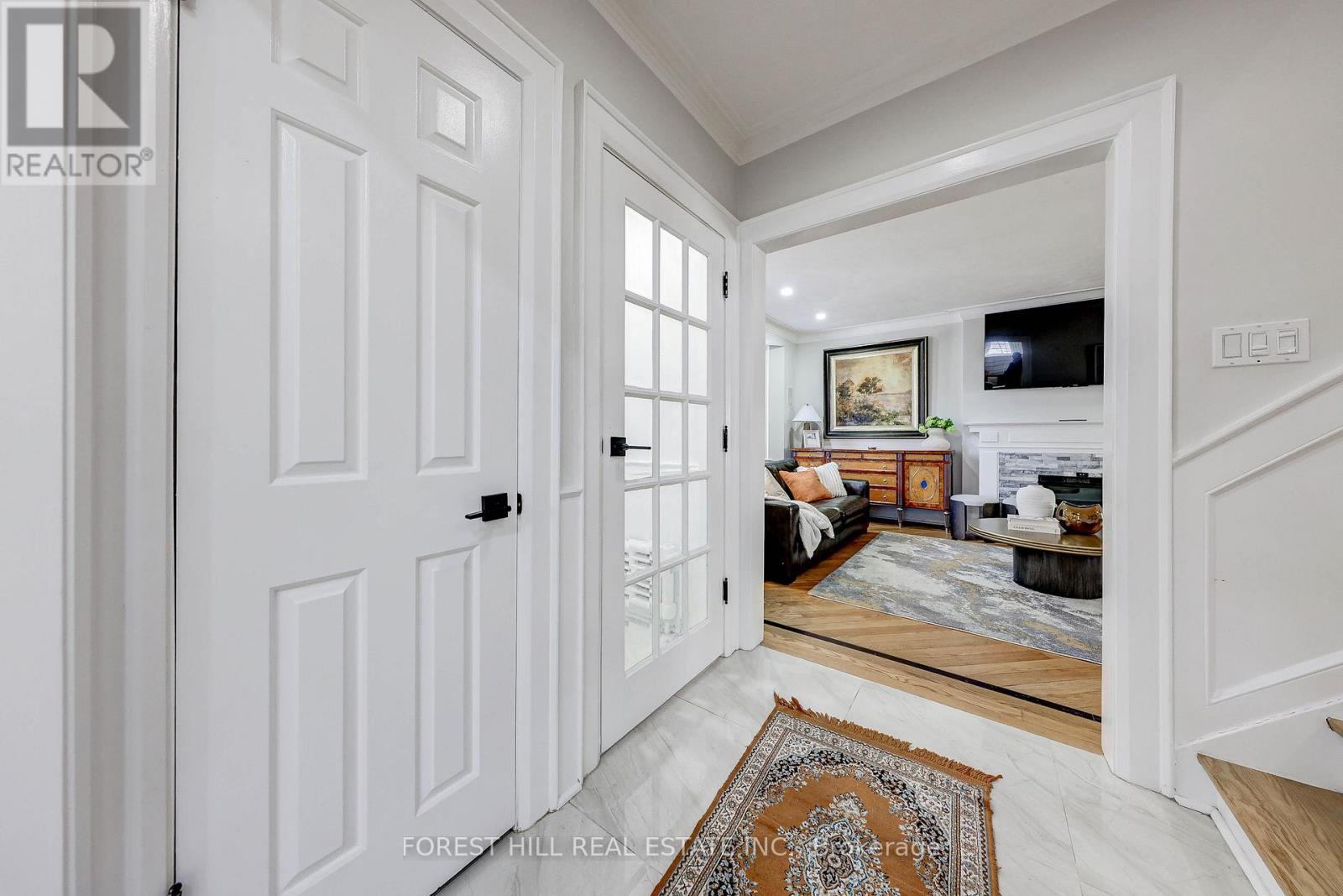 607 Spadina Road, Toronto, Ontario  M5P 2X1 - Photo 4 - C12971490