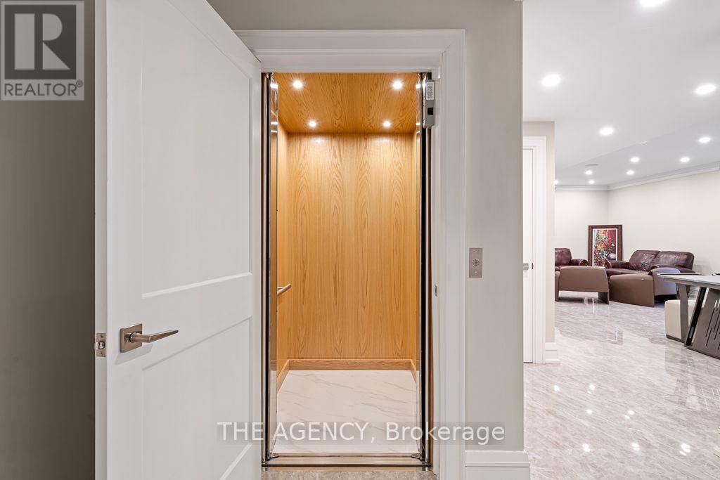 18 Suncrest Drive, Toronto, Ontario  M3C 2L2 - Photo 43 - C13753586