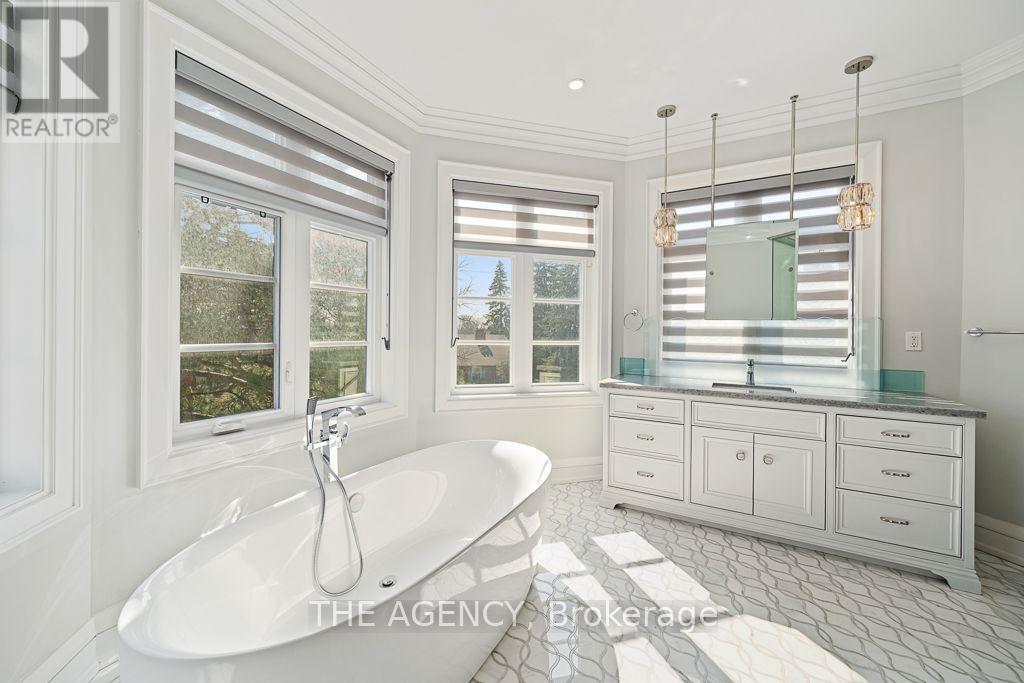 18 Suncrest Drive, Toronto, Ontario  M3C 2L2 - Photo 38 - C13753586