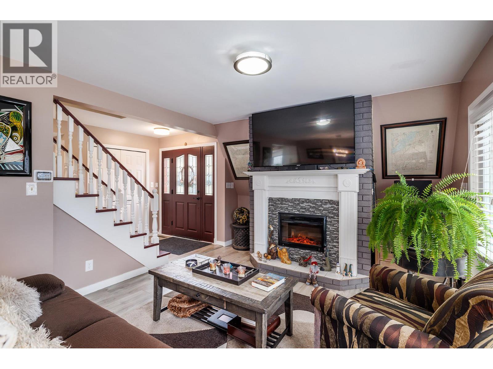 682 Cougar Street, Vernon, British Columbia  V1H 2A1 - Photo 3 - 10400645