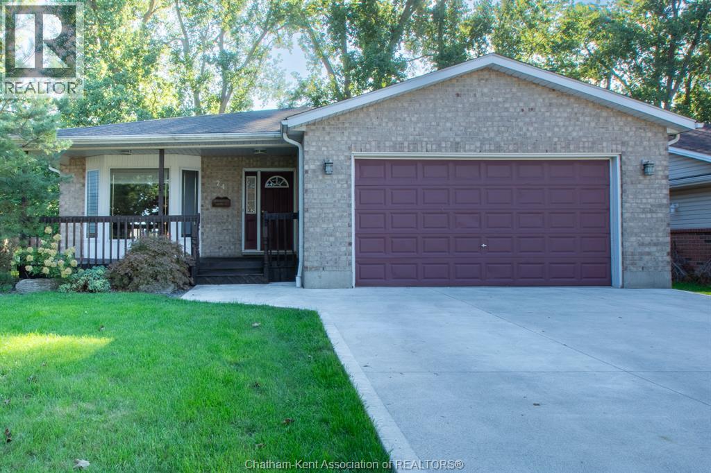 24 Churchill Park Road, Chatham, Ontario  N7M 6K5 - Photo 2 - 26022413