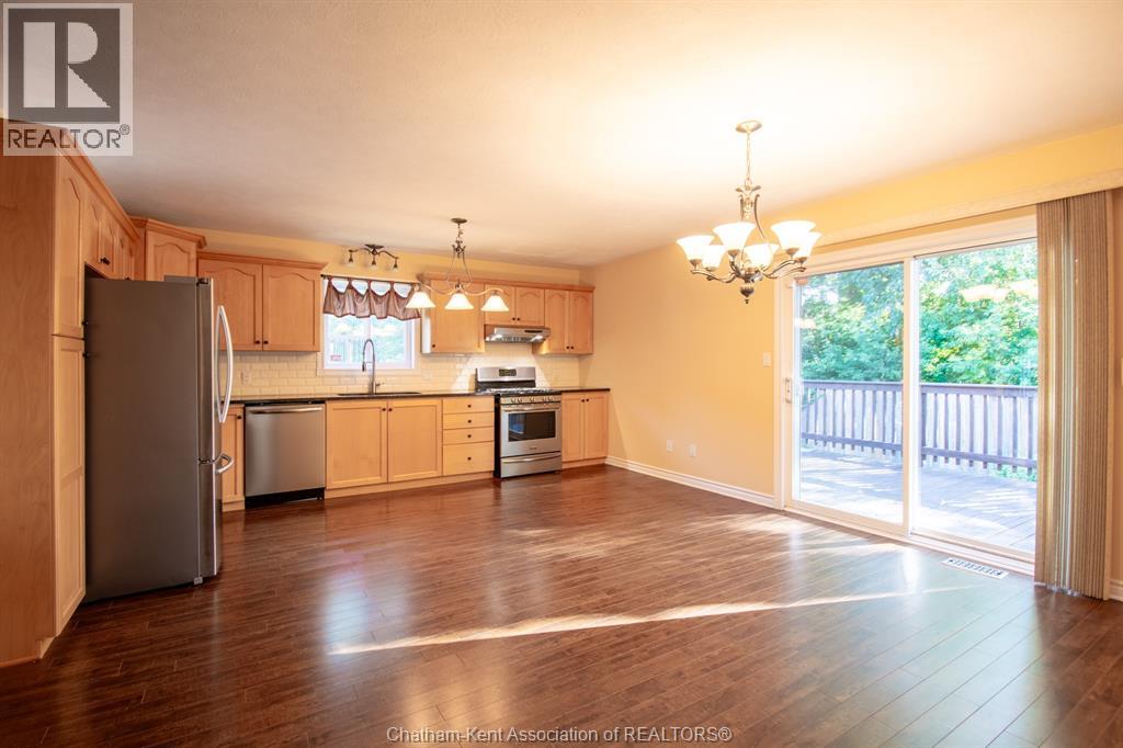 24 Churchill Park Road, Chatham, Ontario  N7M 6K5 - Photo 9 - 26022413