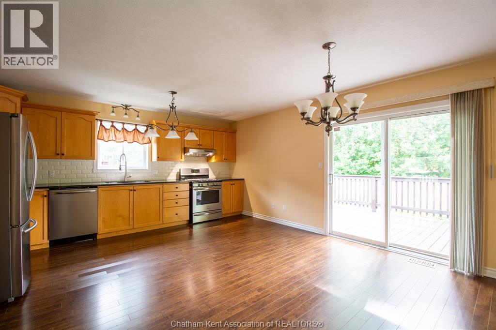 24 Churchill Park Road, Chatham, Ontario  N7M 6K5 - Photo 7 - 26022413
