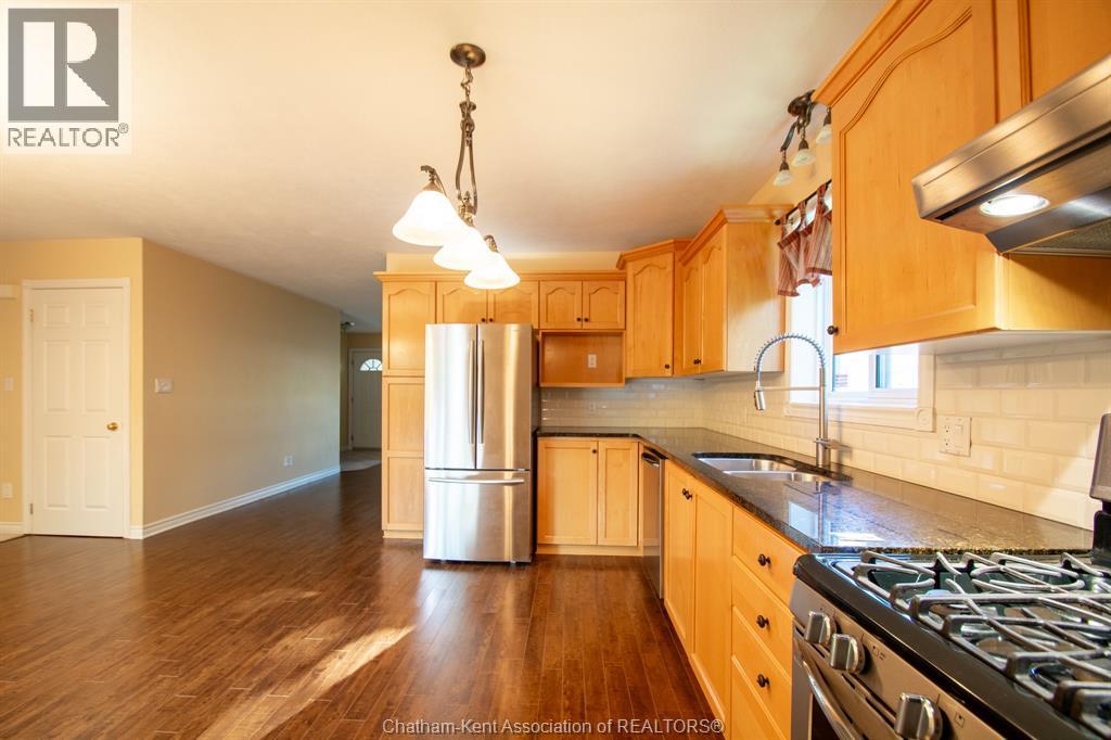 24 Churchill Park Road, Chatham, Ontario  N7M 6K5 - Photo 10 - 26022413