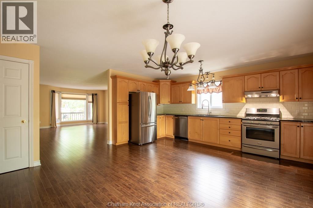 24 Churchill Park Road, Chatham, Ontario  N7M 6K5 - Photo 12 - 26022413