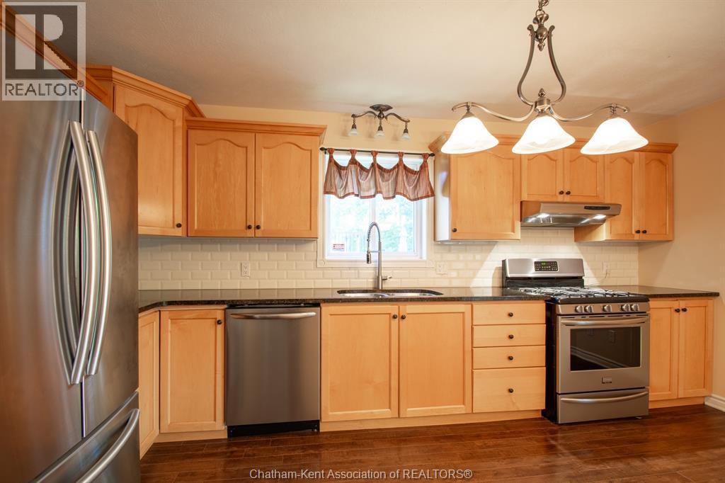 24 Churchill Park Road, Chatham, Ontario  N7M 6K5 - Photo 11 - 26022413