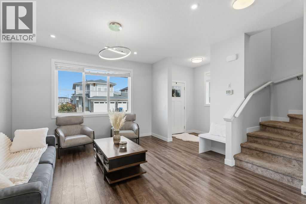 24 Chelsea Cape, Chestermere, Alberta  T1X 1Z4 - Photo 4 - A2344594