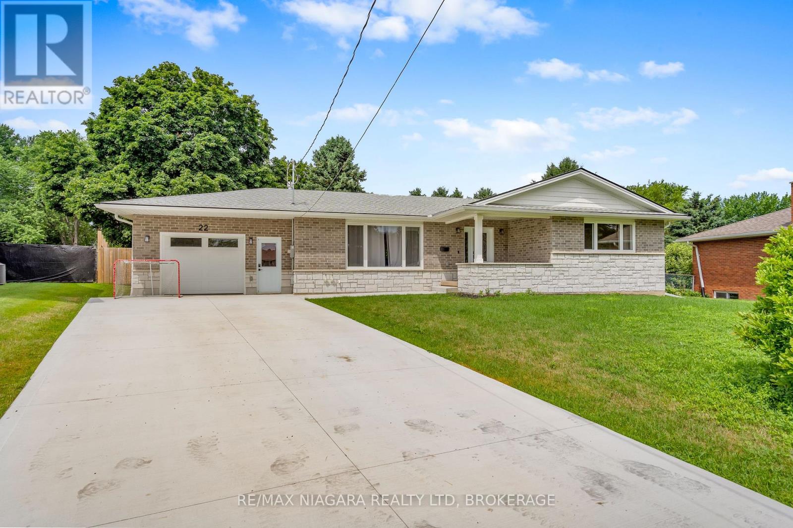 22 George Street, Grimsby (Grimsby West), Ontario  L3M 3Y6 - Photo 1 - X13780274