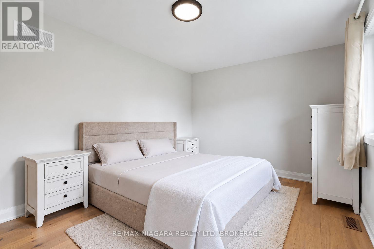 22 George Street, Grimsby (Grimsby West), Ontario  L3M 3Y6 - Photo 8 - X13780274