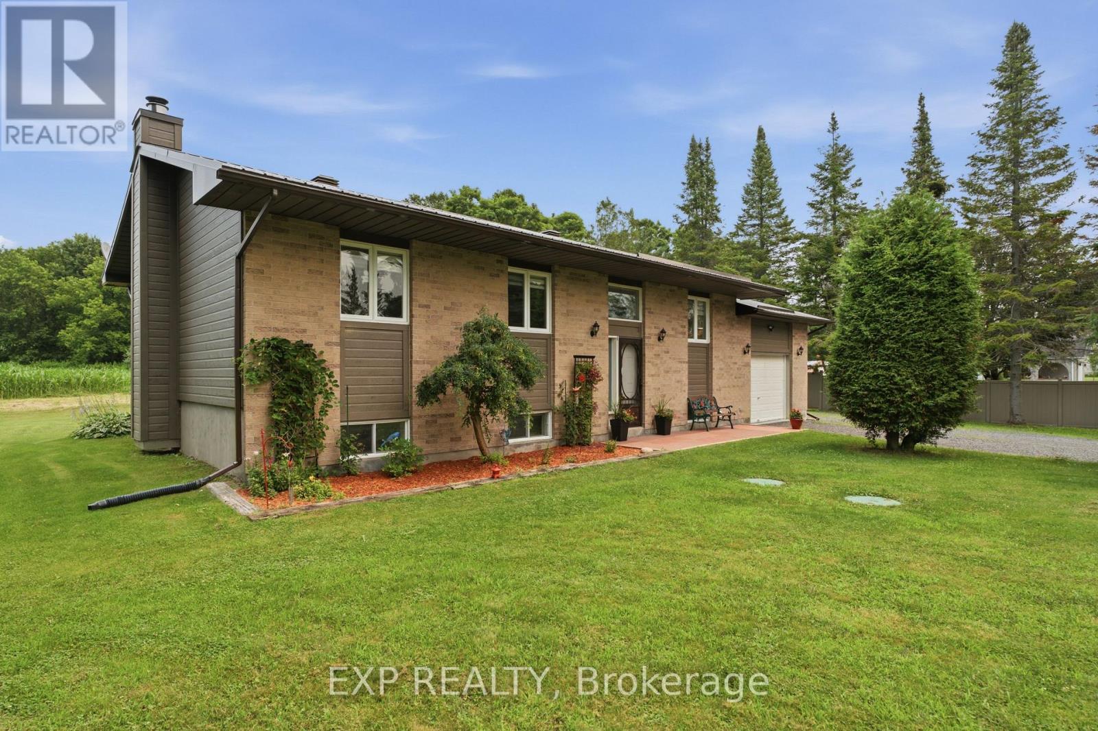 1445 Du Lac Road, Clarence-Rockland, Ontario  K0A 3N0 - Photo 2 - X13780464