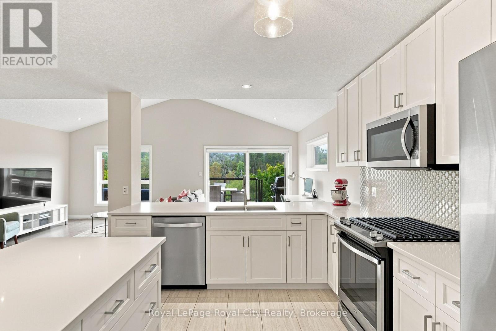 558 Starwood Drive, Guelph, Ontario  N1E 0L8 - Photo 6 - X13772722