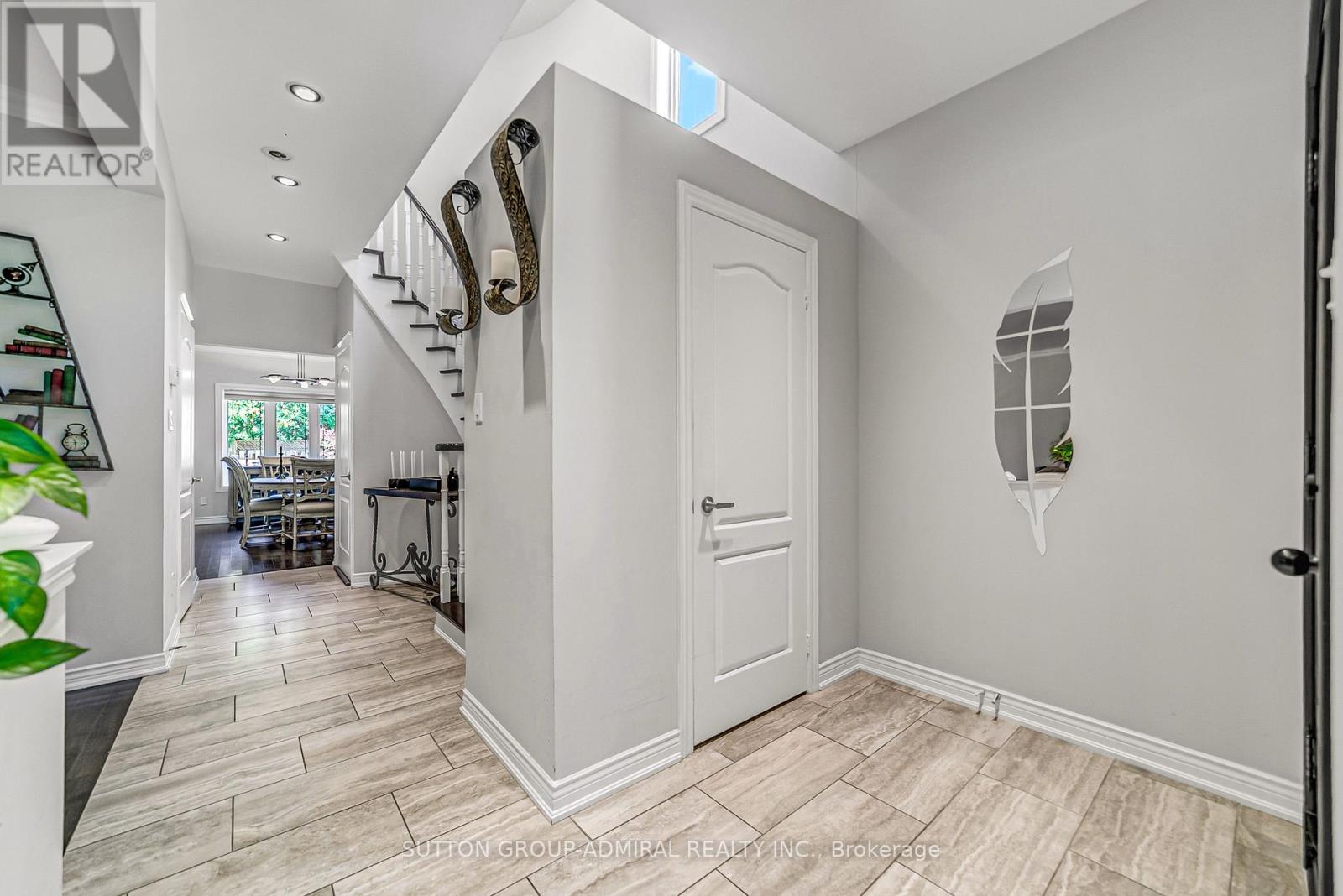 18 Buckhorn Avenue, Richmond Hill, Ontario L4C 0E3 - Photo 4 - N13778978