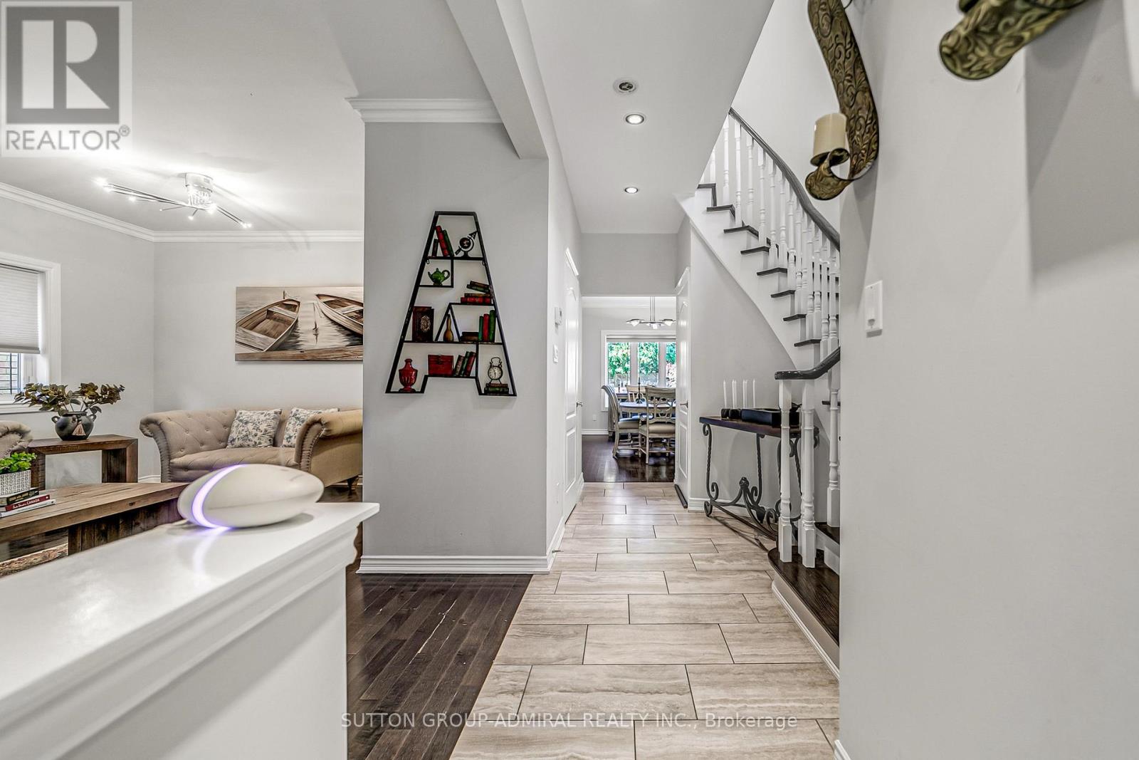 18 Buckhorn Avenue, Richmond Hill, Ontario L4C 0E3 - Photo 5 - N13778978