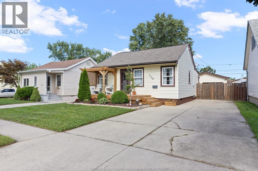 1734 WESTCOTT, Windsor, Ontario