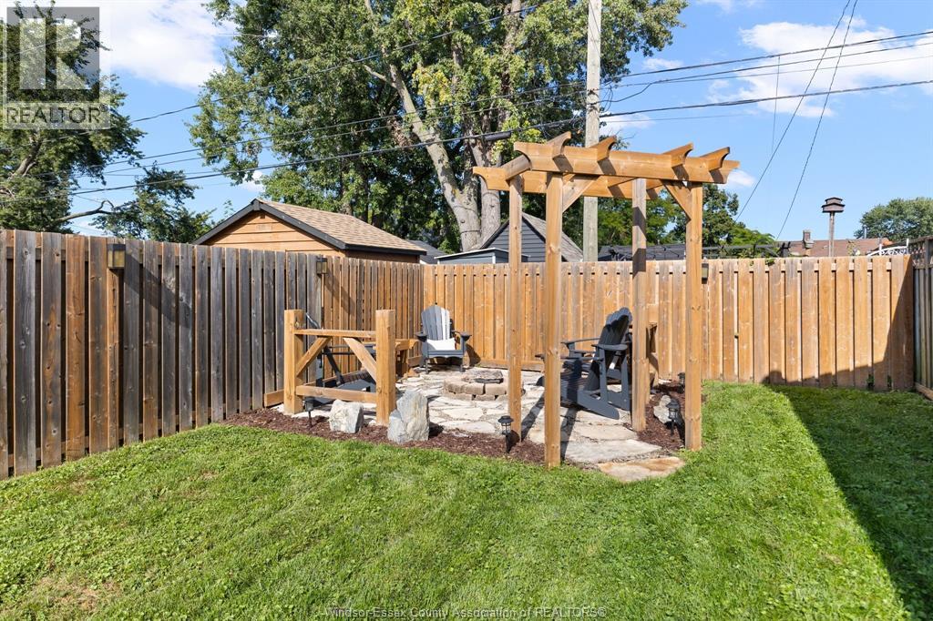 1734 Westcott, Windsor, Ontario  N8Y 4C9 - Photo 9 - 26022508