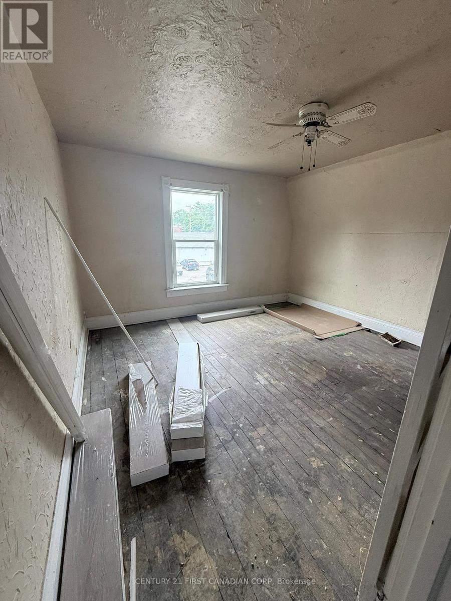 8-10 Hillyard Street, Chatham-Kent, Ontario  N7L 3C9 - Photo 12 - X13435804