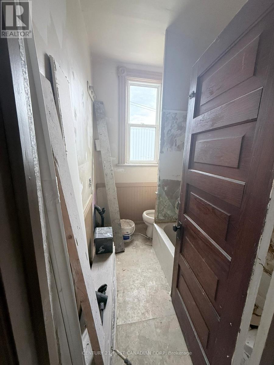 8-10 Hillyard Street, Chatham-Kent, Ontario  N7L 3C9 - Photo 17 - X13435804
