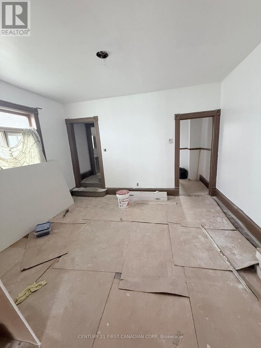 8-10 Hillyard Street, Chatham-Kent, Ontario  N7L 3C9 - Photo 6 - X13435804