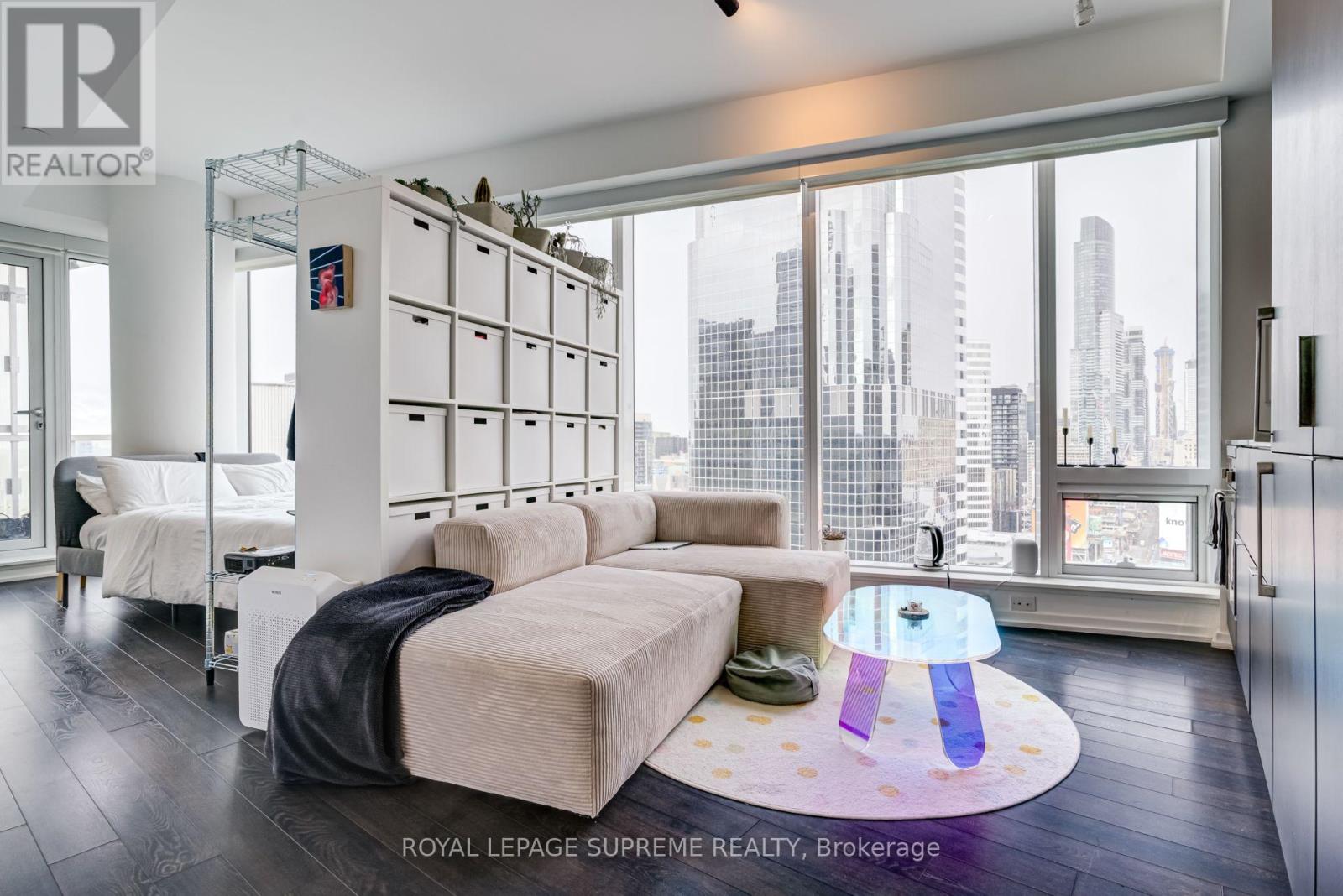 2112 - 197 YONGE STREET, Toronto, Ontario
