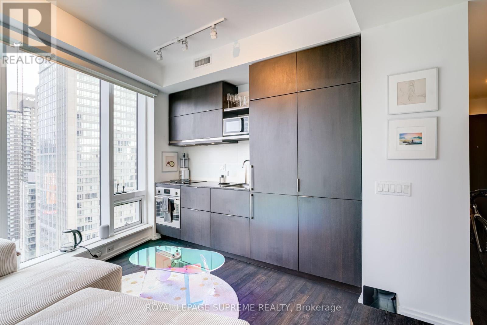 2112 - 197 Yonge Street, Toronto, Ontario  M5B 1M4 - Photo 11 - C13780170