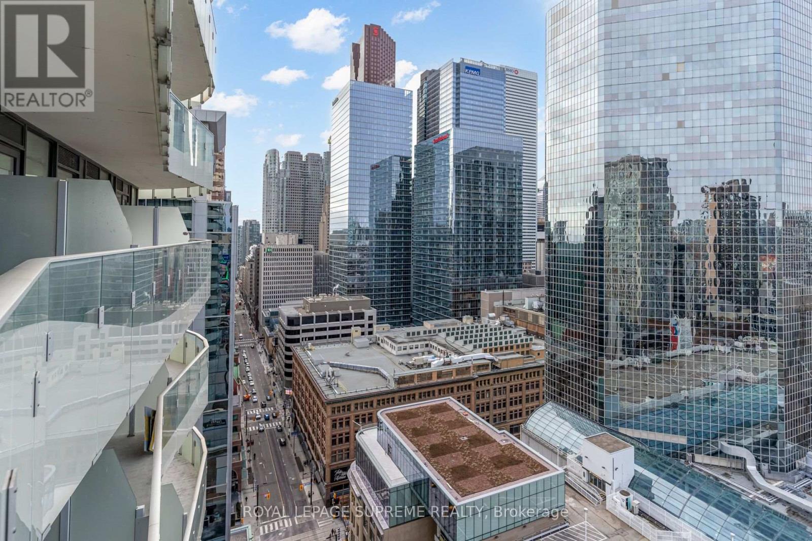 2112 - 197 Yonge Street, Toronto, Ontario  M5B 1M4 - Photo 32 - C13780170