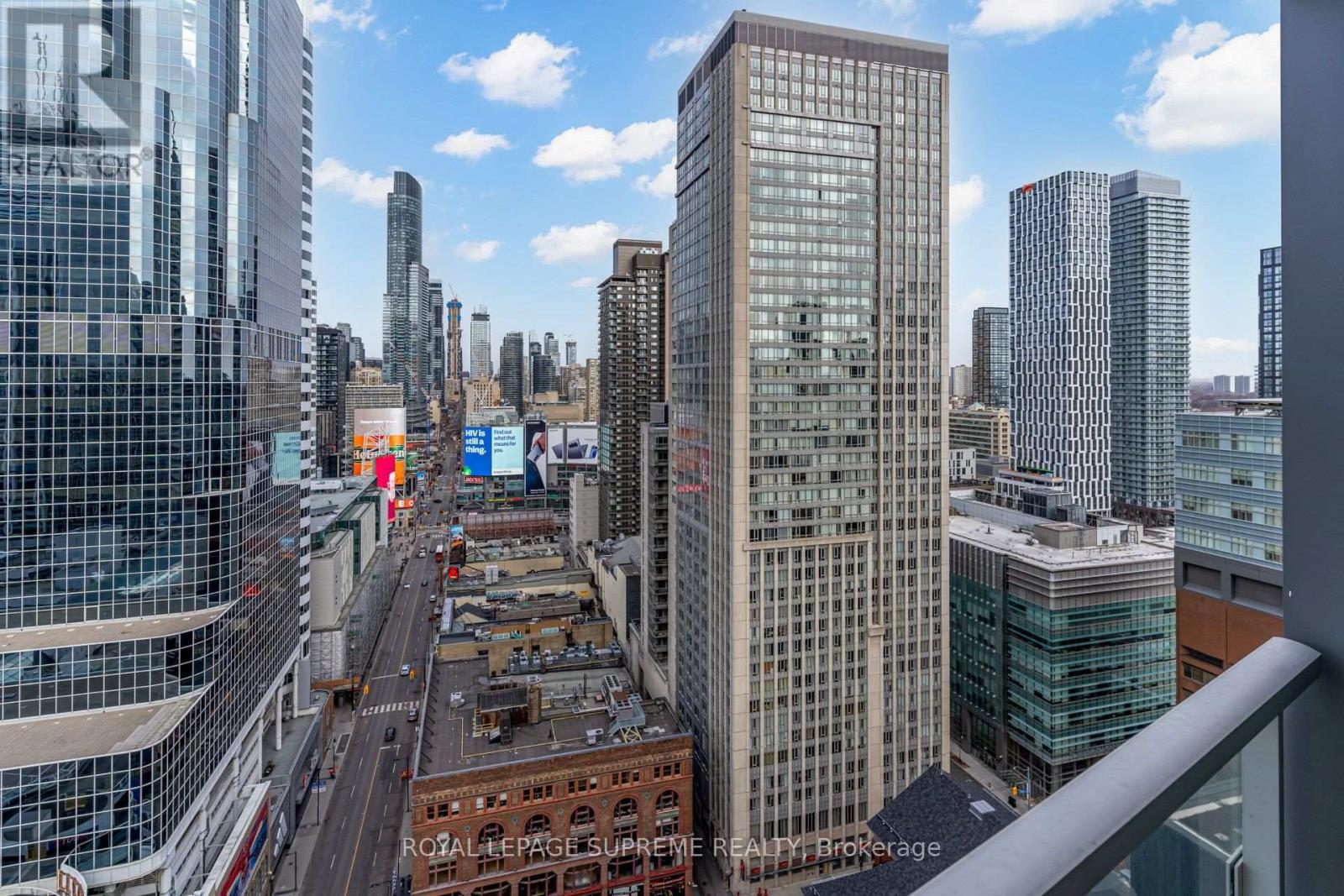 2112 - 197 Yonge Street, Toronto, Ontario  M5B 1M4 - Photo 34 - C13780170